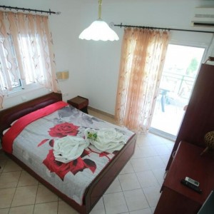 Вила Tsitsirikos - Торони 