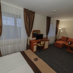 KAMENA 3*