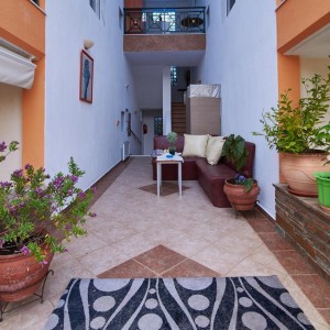 Вила Tsitsirikos - Торони 