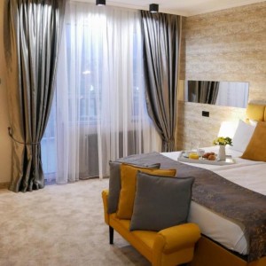 RIVERSIDE 4*