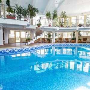 SNEZHANKA 3*