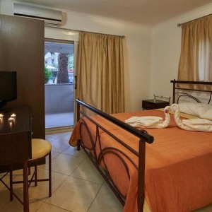 Вила Tsitsirikos - Торони 